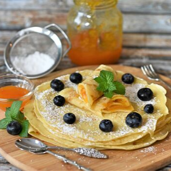 Crepes with yogurt and blueberry